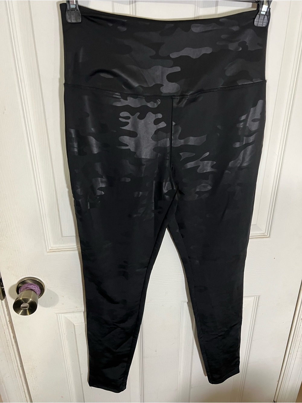 Knox Rose Black camo 7/8 leggings